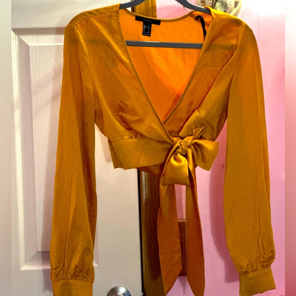 Gold front tie shirt